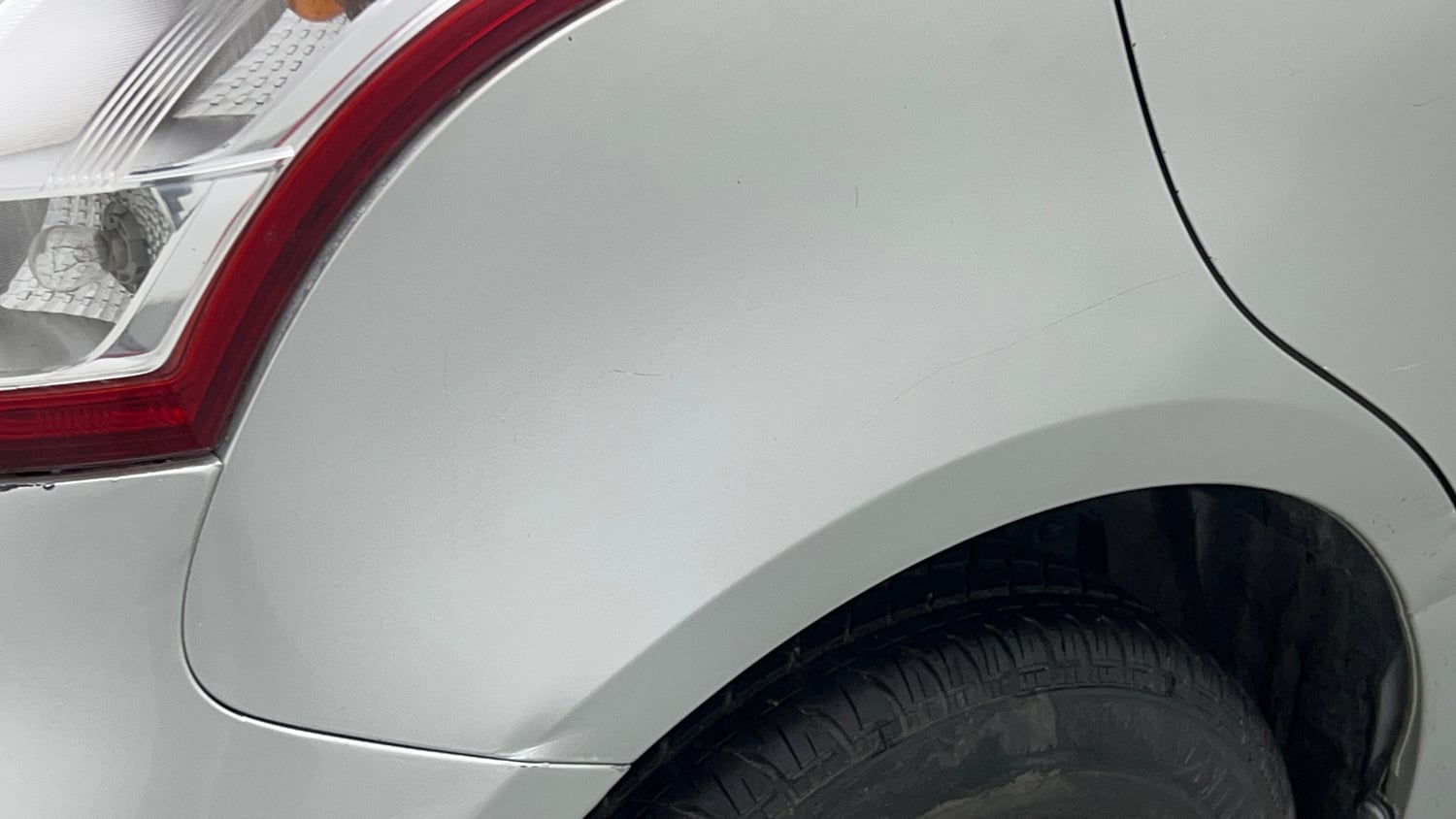 Used 2015 Maruti Suzuki Swift Lxi (O) Petrol Manual dents MINOR DENT
