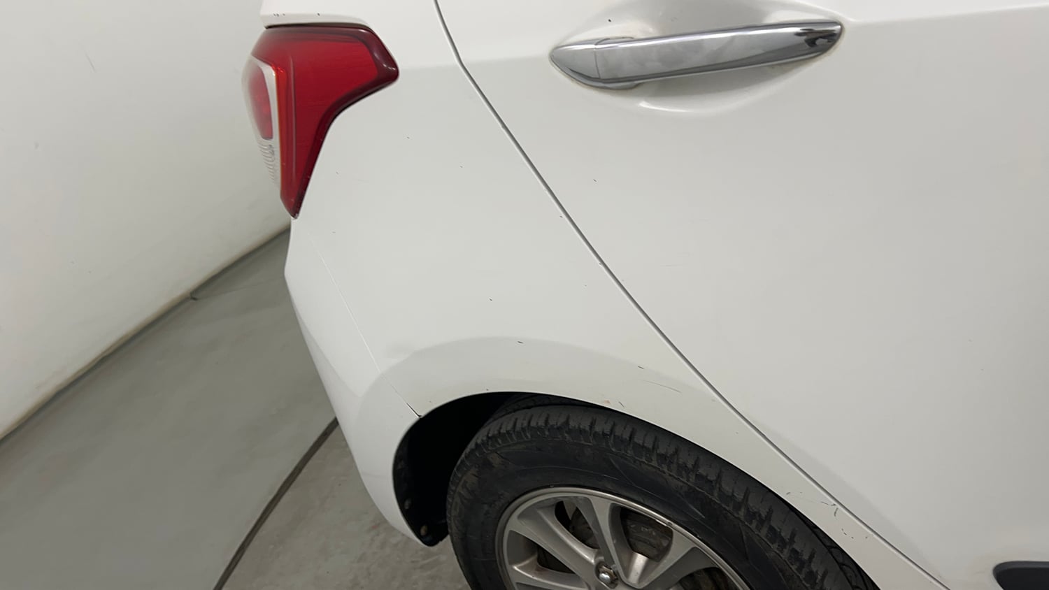 Used 2015 Hyundai Grand i10 Asta 1.2 Kappa VTVT Petrol Manual dents MINOR SCRATCH