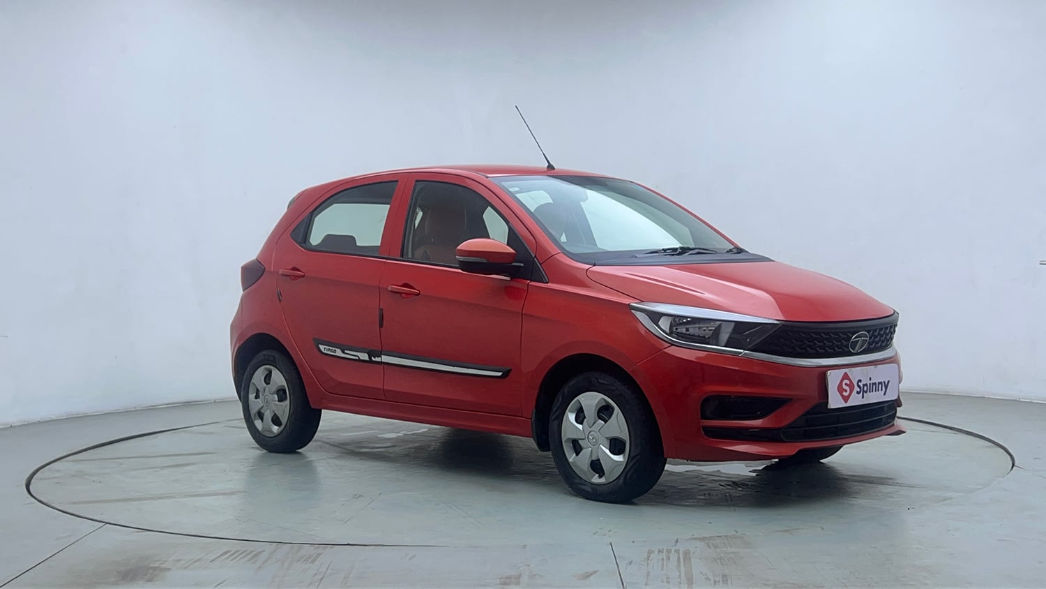 Used 2021 Tata Tiago XT Petrol Manual exterior RIGHT FRONT CORNER VIEW