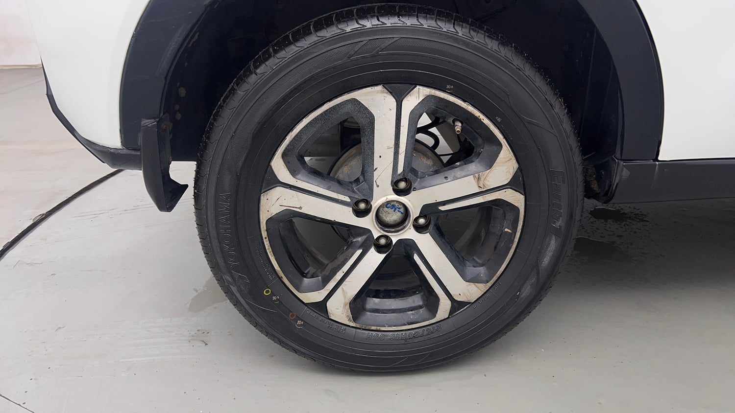 Used 2022 Tata Nexon XZ Plus (O) Petrol Manual tyres RIGHT REAR TYRE RIM VIEW