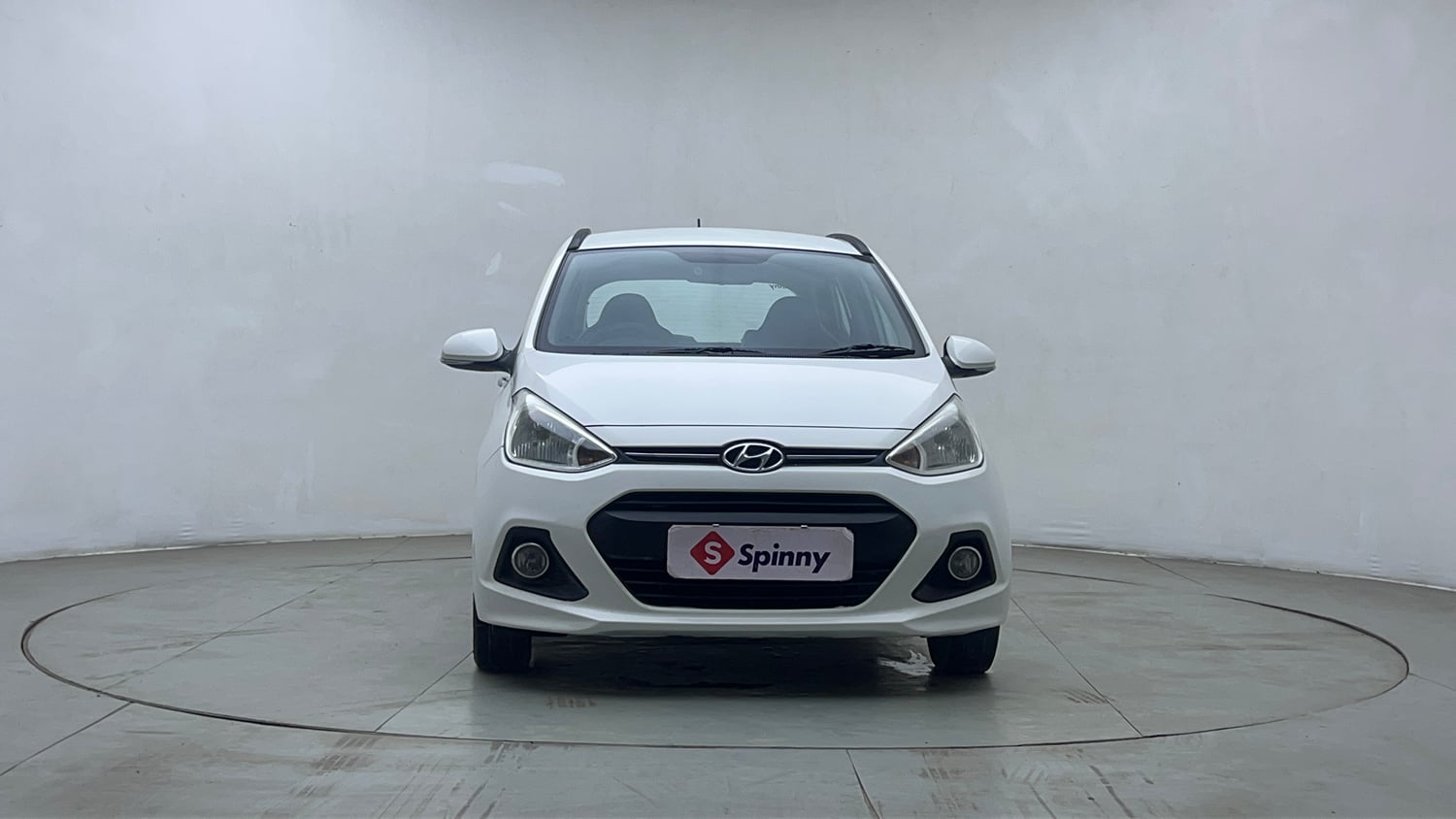 Used 2016 Hyundai Grand i10 Asta AT 1.2 Kappa VTVT Petrol Automatic exterior FRONT VIEW