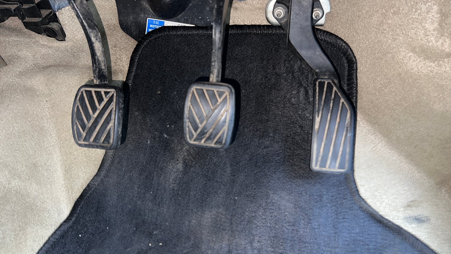 Used 2018 Maruti Suzuki Ertiga VXI Petrol Manual interior PEDALS VIEW