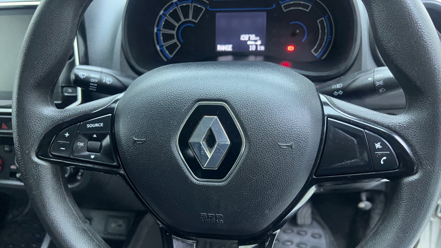 Used 2024 Renault Kwid CLIMBER AMT Petrol Automatic top_features Airbags