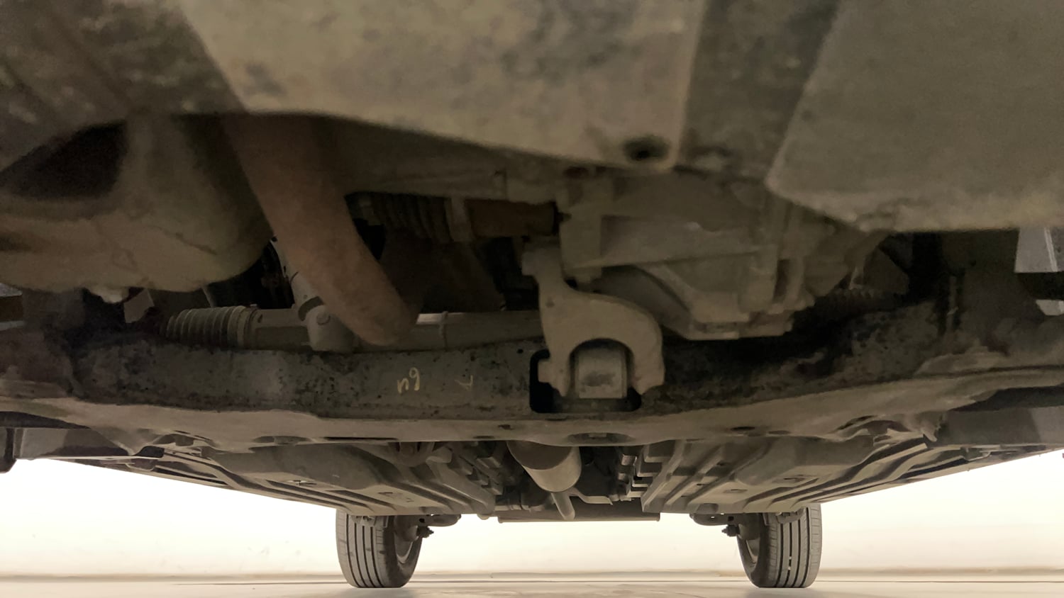 Used 2020 maruti-suzuki Vitara Brezza VXi Petrol Manual extra FRONT LEFT UNDERBODY VIEW