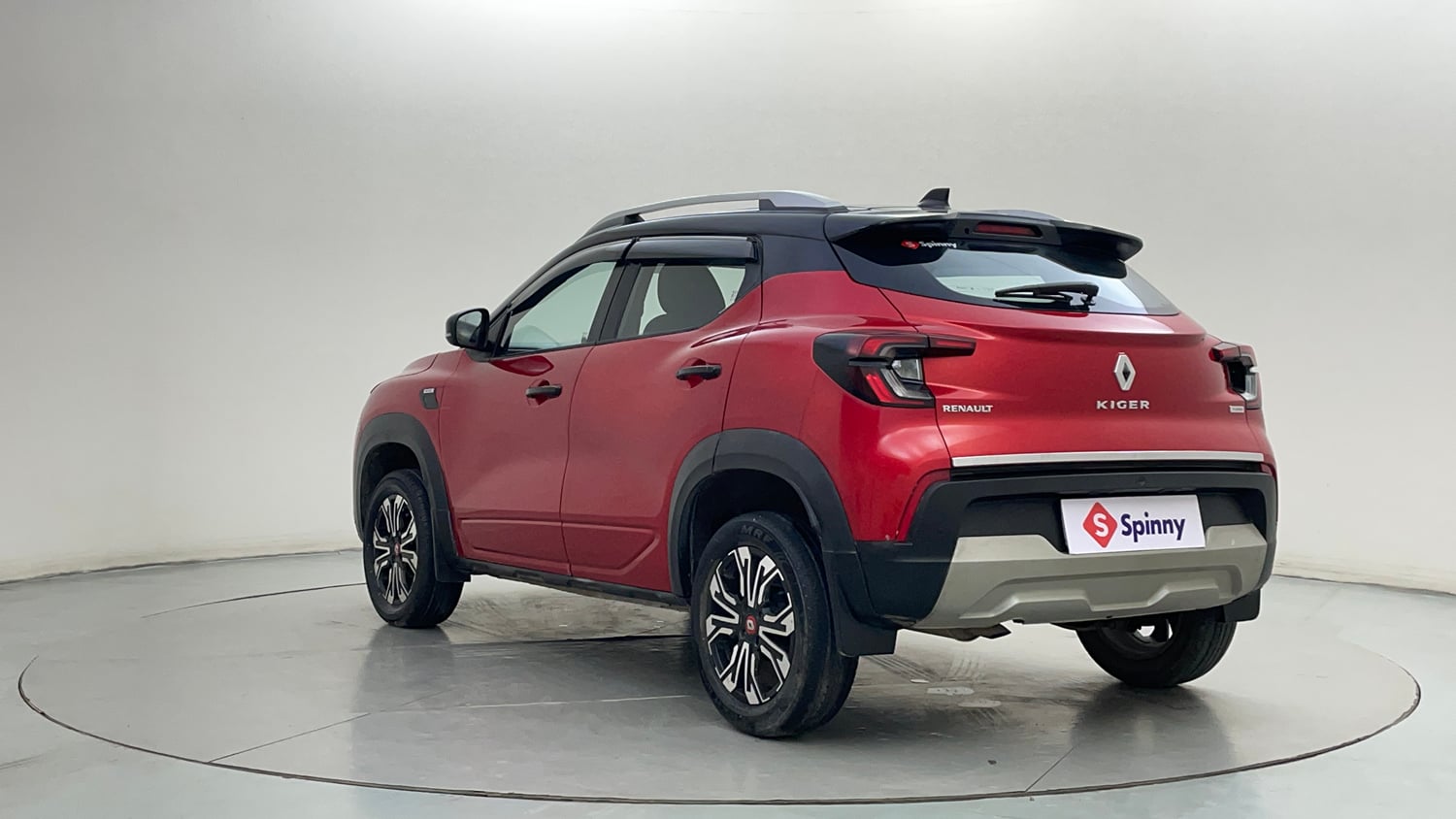 Used 2022 Renault Kiger RXZ 1.0 Turbo MT Dual Tone Petrol Manual exterior LEFT REAR CORNER VIEW