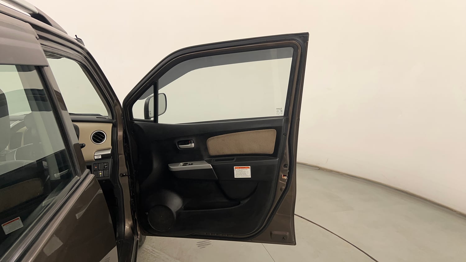 Used 2018 Maruti Suzuki Wagon R LXI CNG (O) Cng Manual interior RIGHT FRONT DOOR OPEN VIEW