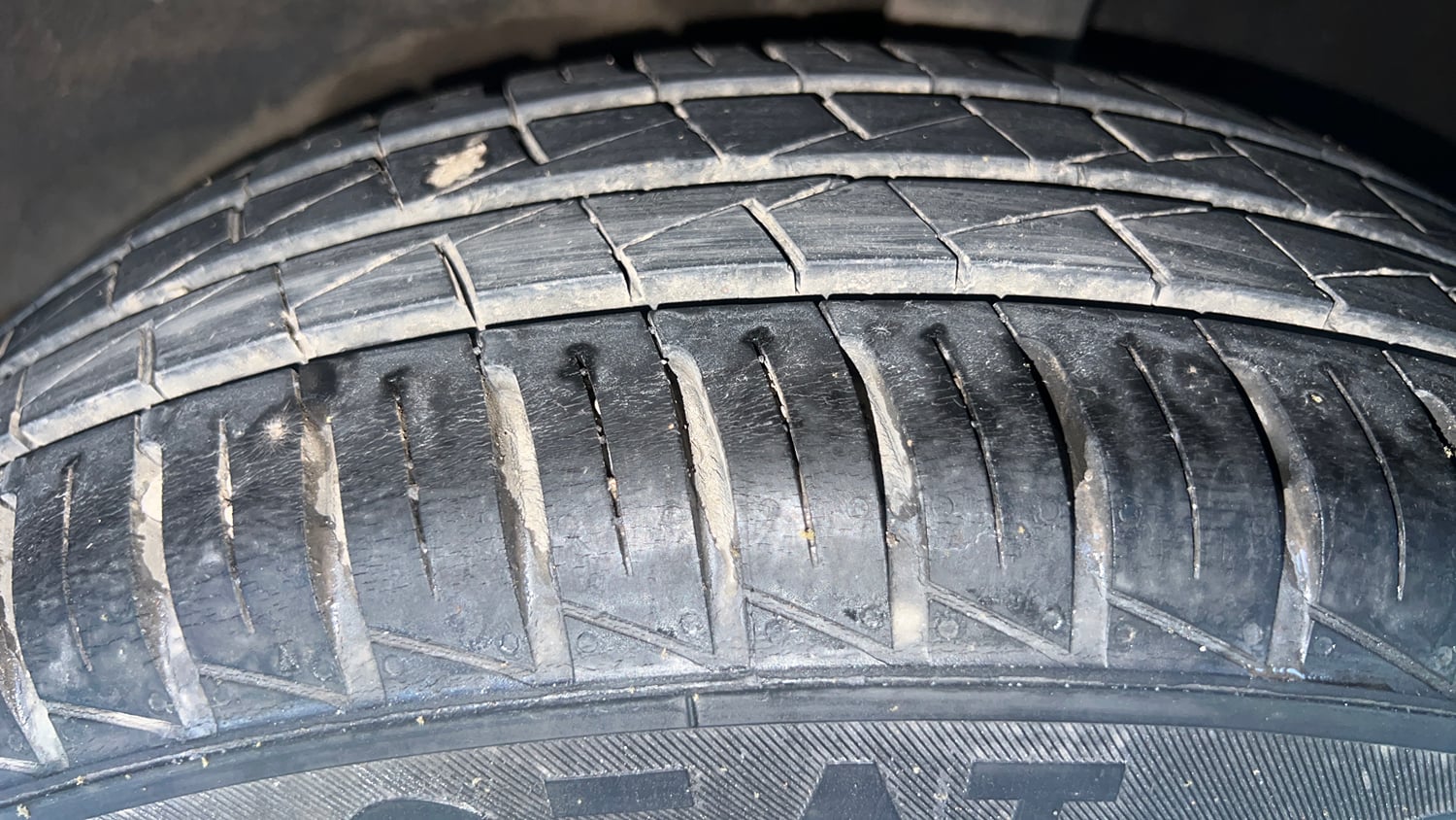Used 2024 Renault Kwid CLIMBER AMT Petrol Automatic tyres LEFT REAR TYRE TREAD VIEW