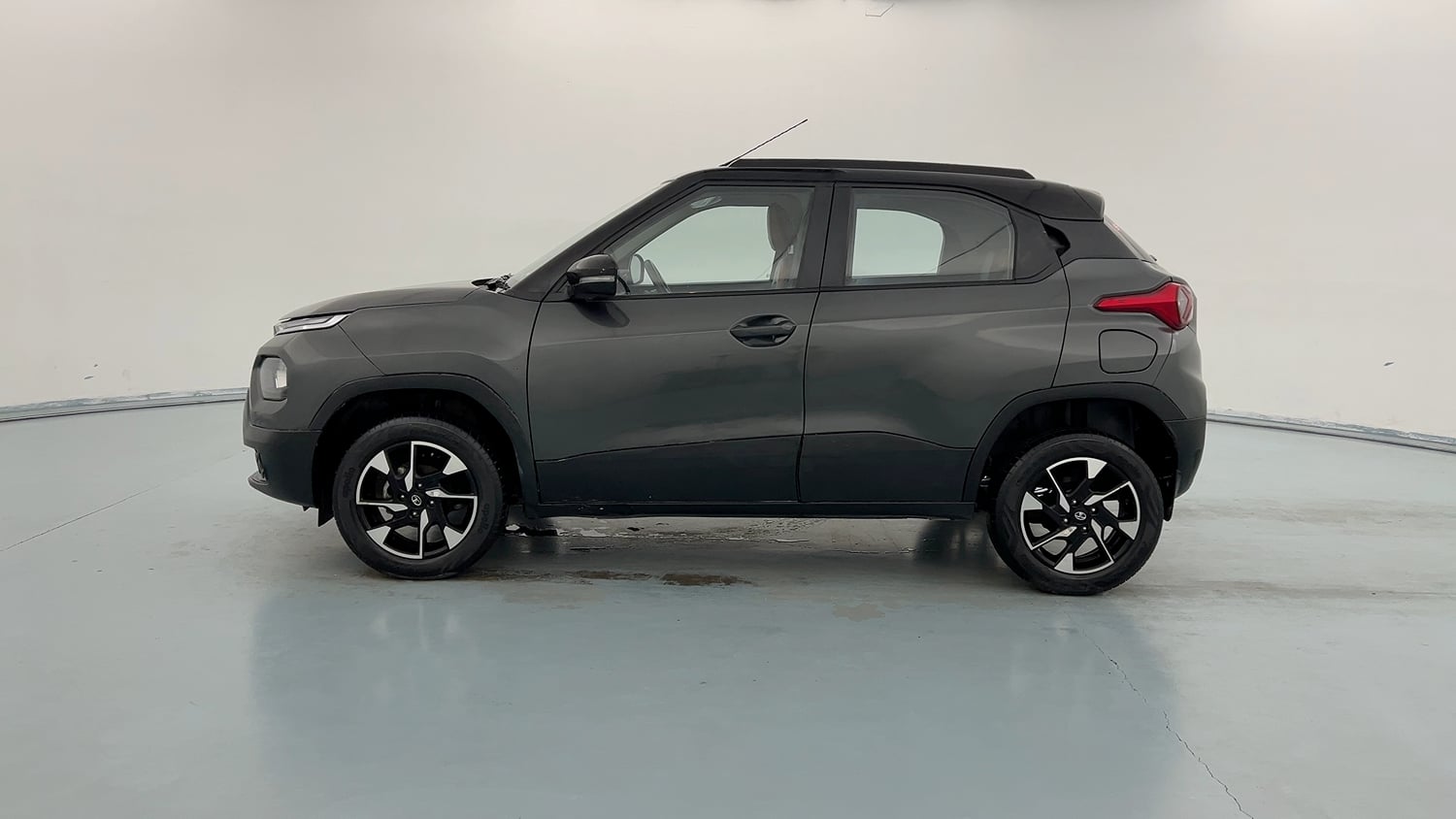Used 2022 Tata Punch Creative Dual Tone Petrol Manual exterior LEFT SIDE VIEW