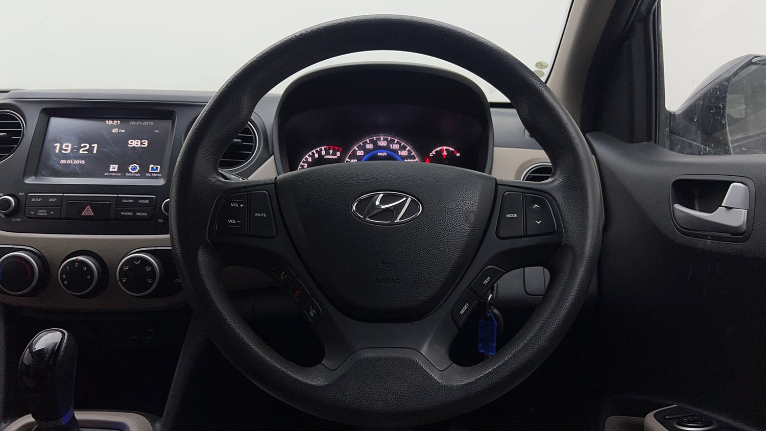 Used 2017 Hyundai Grand i10 Sportz (O) AT 1.2 Kappa VTVT Petrol Automatic interior STEERING VIEW