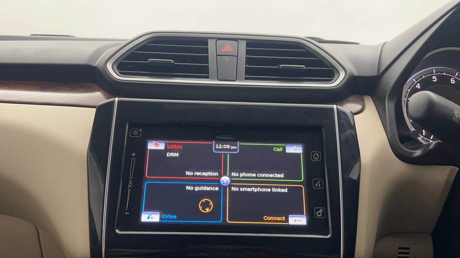Used 2018 Maruti Suzuki Dzire ZXi Plus AMT Petrol Automatic top_features Touch screen infotainment system