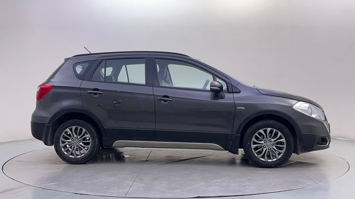 Used 2016 Maruti Suzuki S-Cross Zeta 1.3 Diesel Manual exterior RIGHT SIDE VIEW