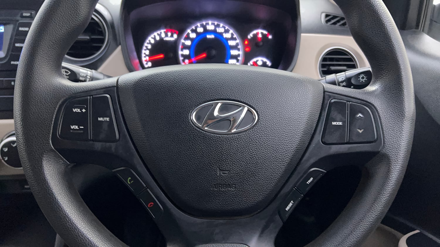 Used 2018 Hyundai Grand i10 Magna 1.2 Kappa VTVT Petrol Manual top_features Airbags