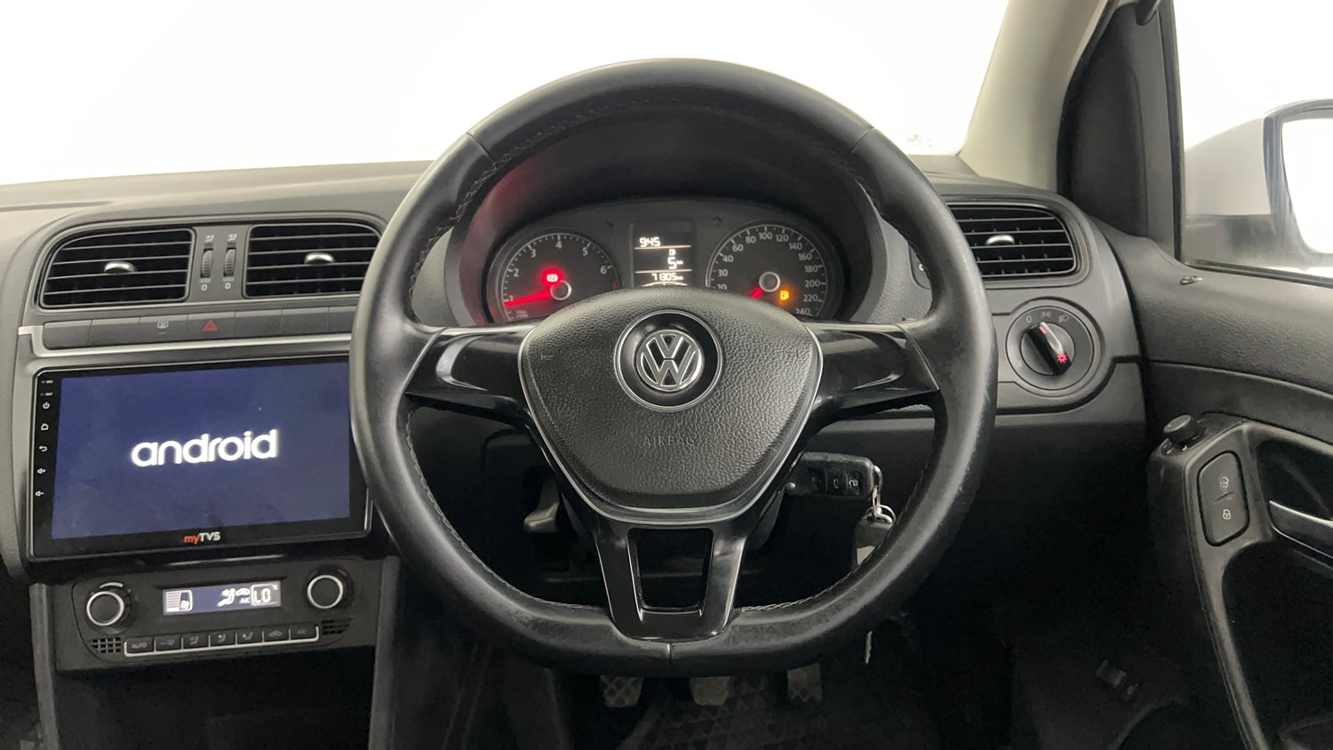 Used 2015 Volkswagen Vento Comfortline Petrol Petrol Manual interior STEERING VIEW