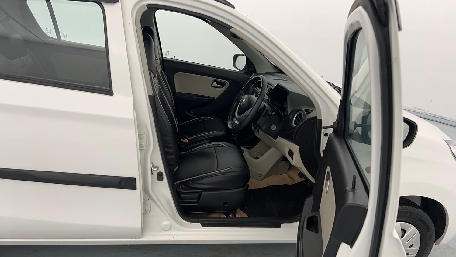 Used 2023 Maruti Suzuki Alto 800 VXi Petrol Manual interior RIGHT SIDE FRONT DOOR CABIN VIEW