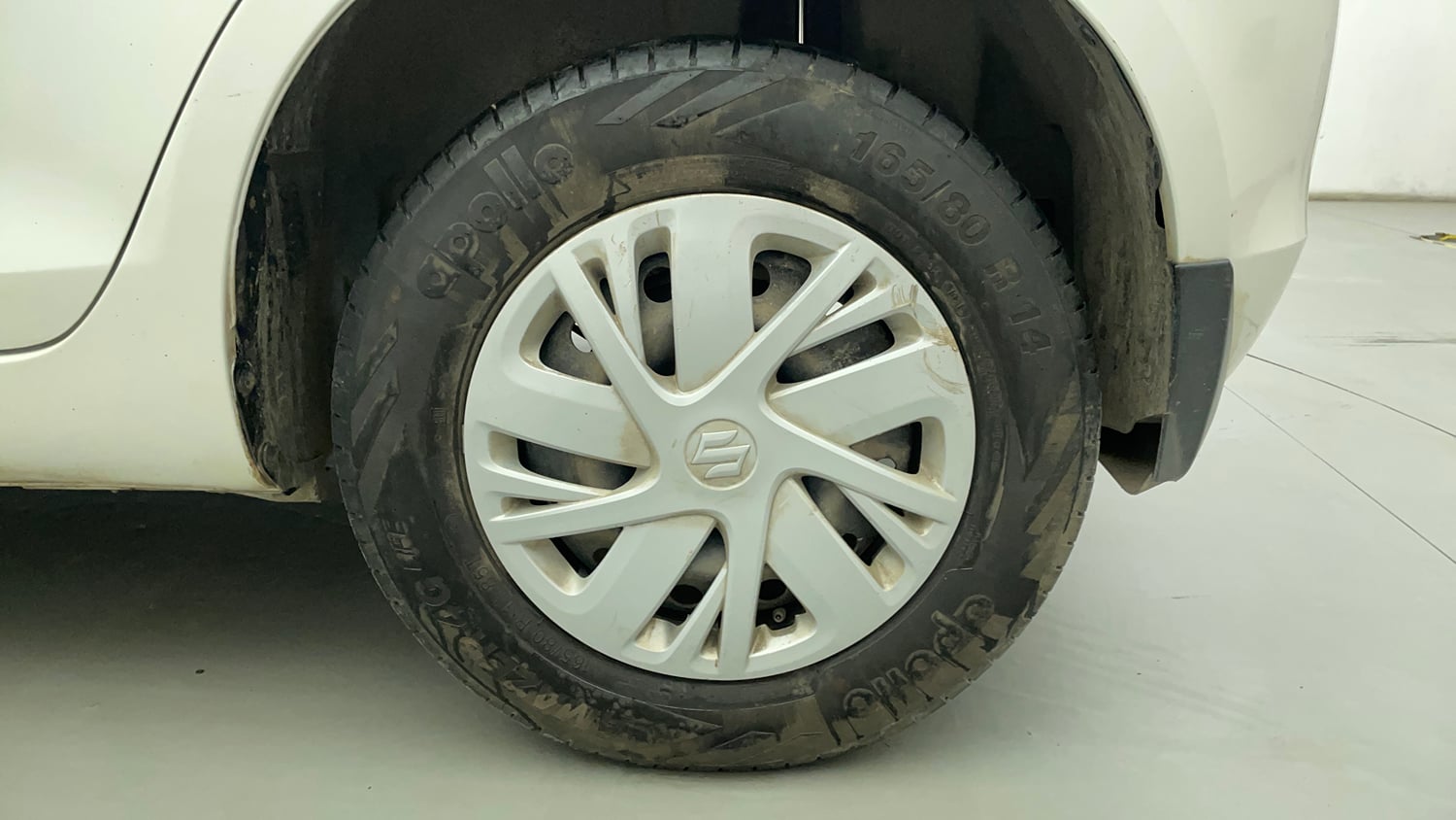 Used 2017 Maruti Suzuki Swift VXI (O) Petrol Manual tyres LEFT REAR TYRE RIM VIEW