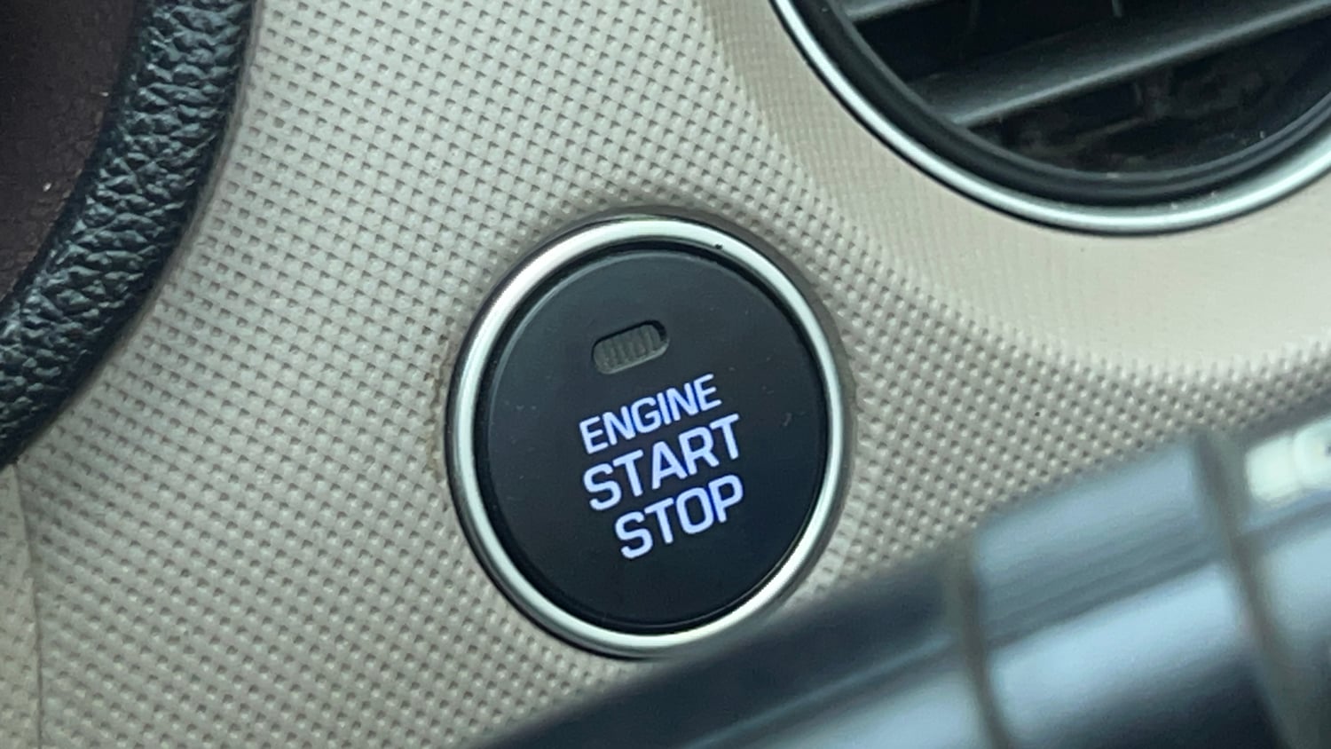 Used 2016 Hyundai Grand i10 Asta AT 1.2 Kappa VTVT Petrol Automatic top_features Keyless start