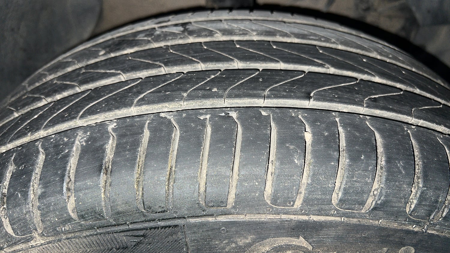 Used 2017 Maruti Suzuki Vitara Brezza ZDi+ Dual Tone Diesel Manual tyres RIGHT FRONT TYRE TREAD VIEW