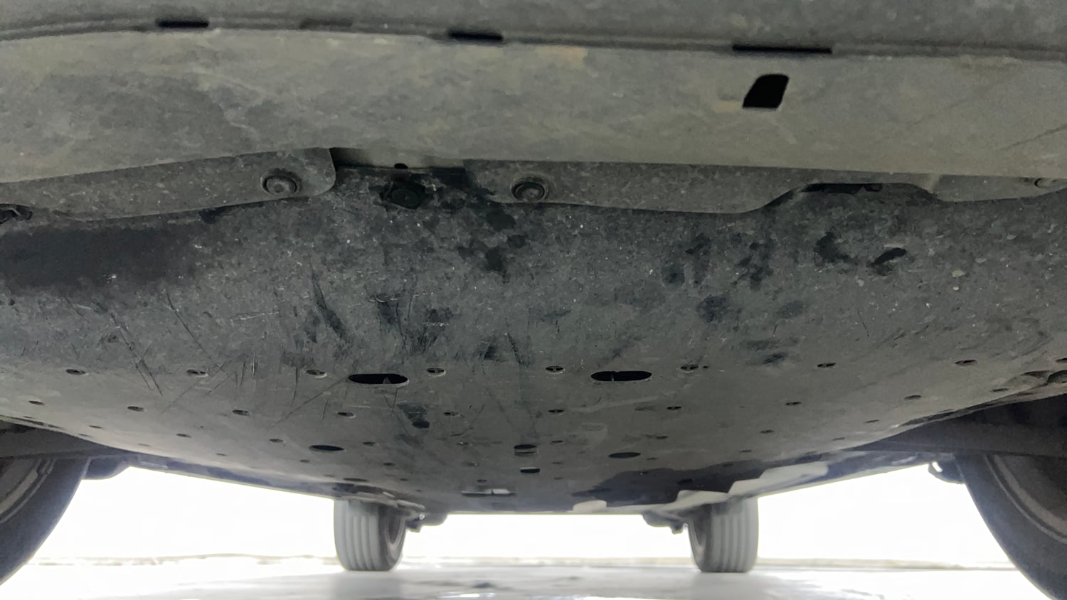 Used 2023 Honda Elevate VX MT Petrol Manual extra FRONT LEFT UNDERBODY VIEW
