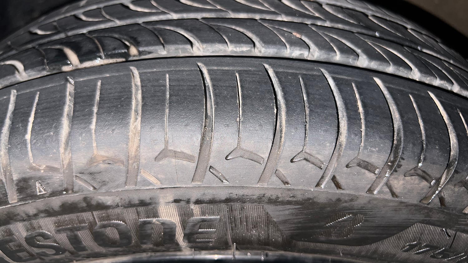 Used 2018 Maruti Suzuki Ignis Alpha 1.2 AMT Petrol Automatic tyres LEFT FRONT TYRE TREAD VIEW