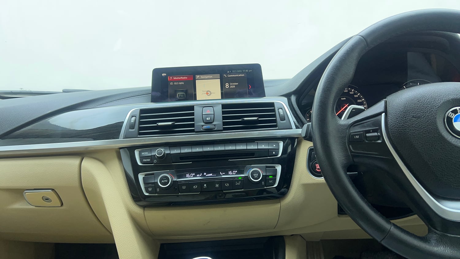 Used 2018 BMW 3 Series 320d Luxury Line Diesel Automatic top_features Integrated (in-dash) music system