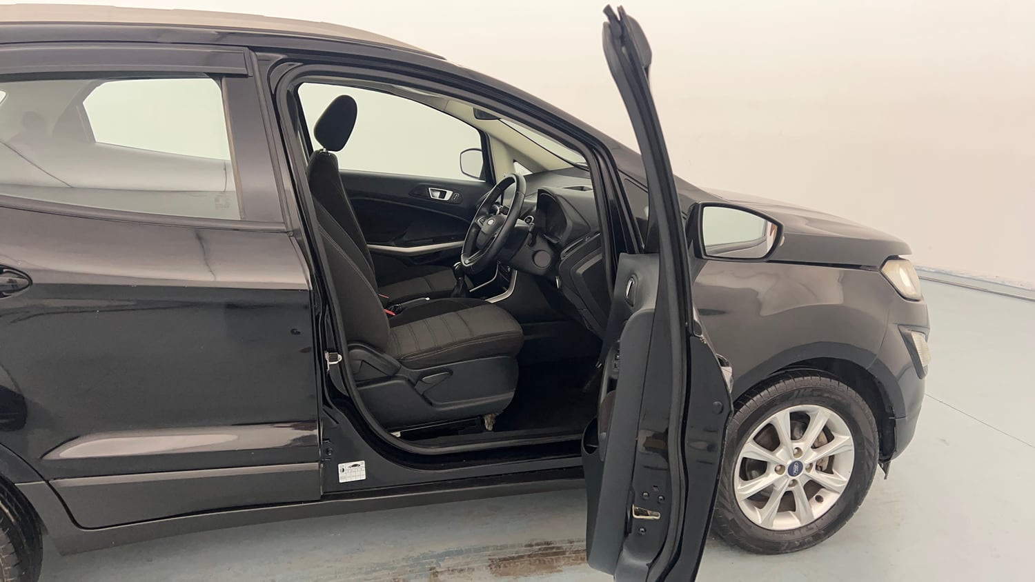 Used 2018 Ford EcoSport Titanium 1.5L TDCi Diesel Manual interior RIGHT SIDE FRONT DOOR CABIN VIEW
