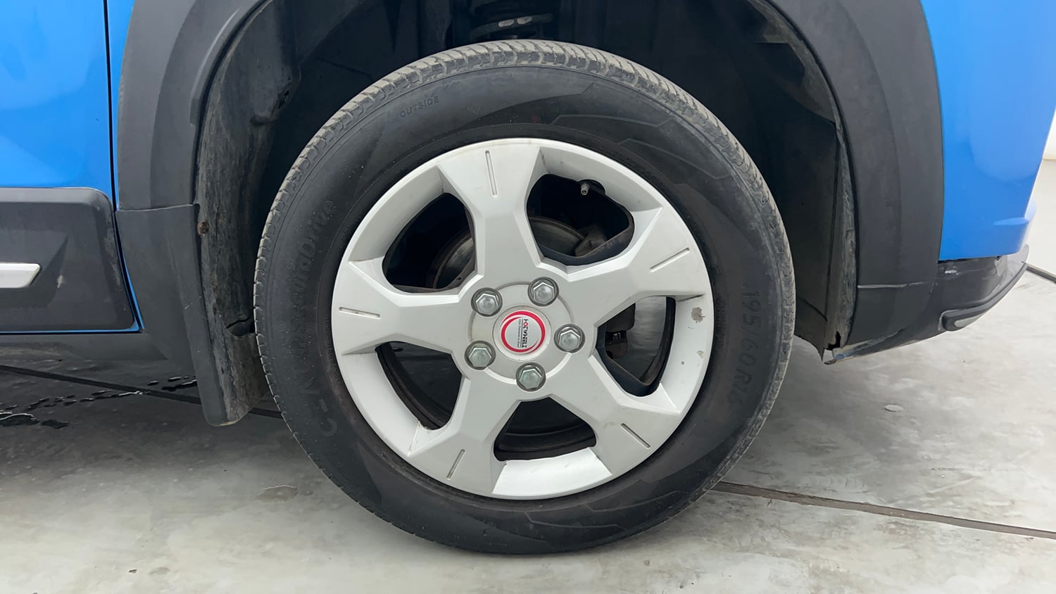 Used 2021 Renault Kiger RXT 1.0 Turbo MT Dual Tone Petrol Manual tyres RIGHT FRONT TYRE RIM VIEW