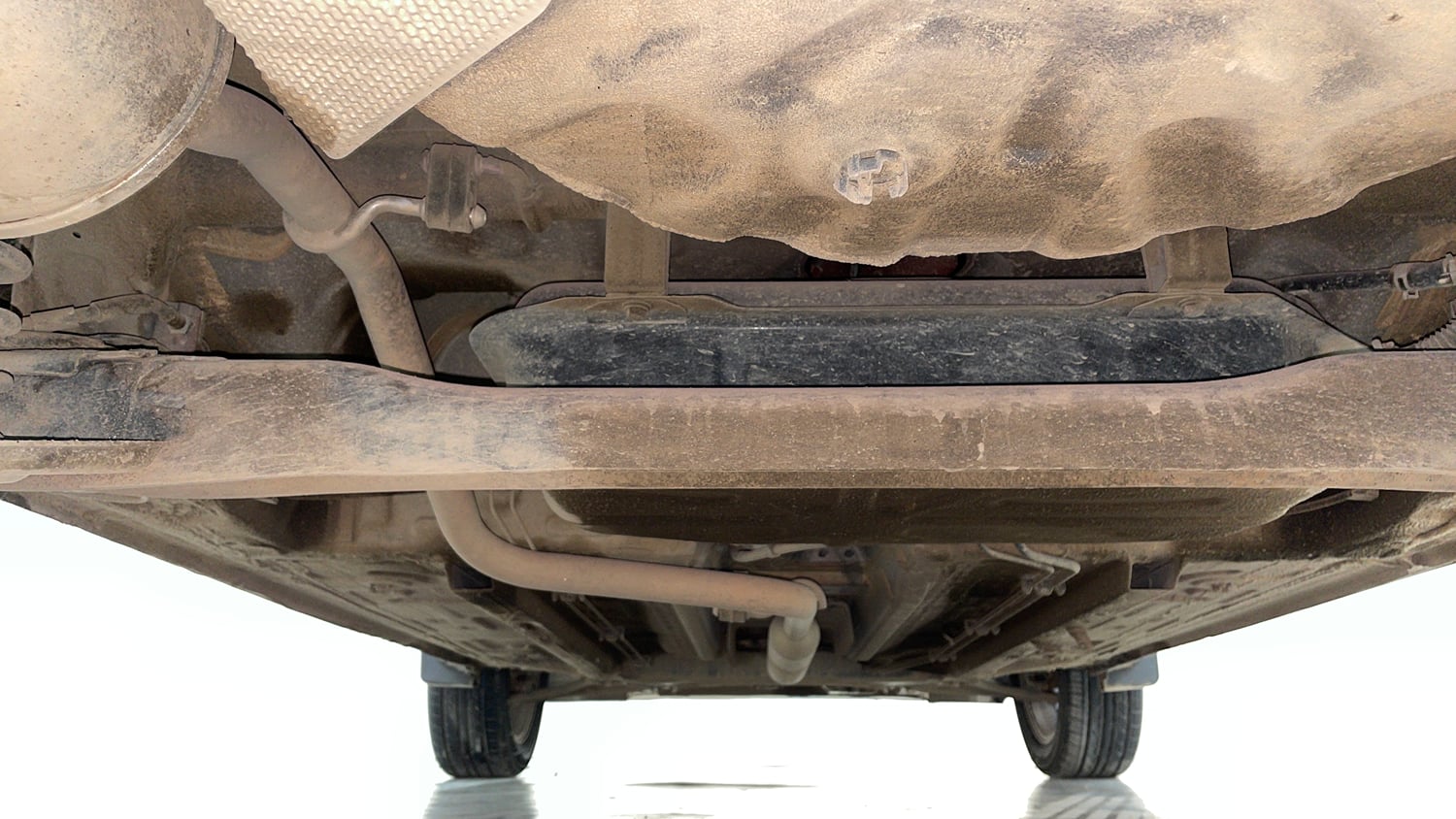Used 2022 Renault Kiger RXZ 1.0 Turbo MT Dual Tone Petrol Manual extra REAR UNDERBODY VIEW (TAKEN FROM REAR)