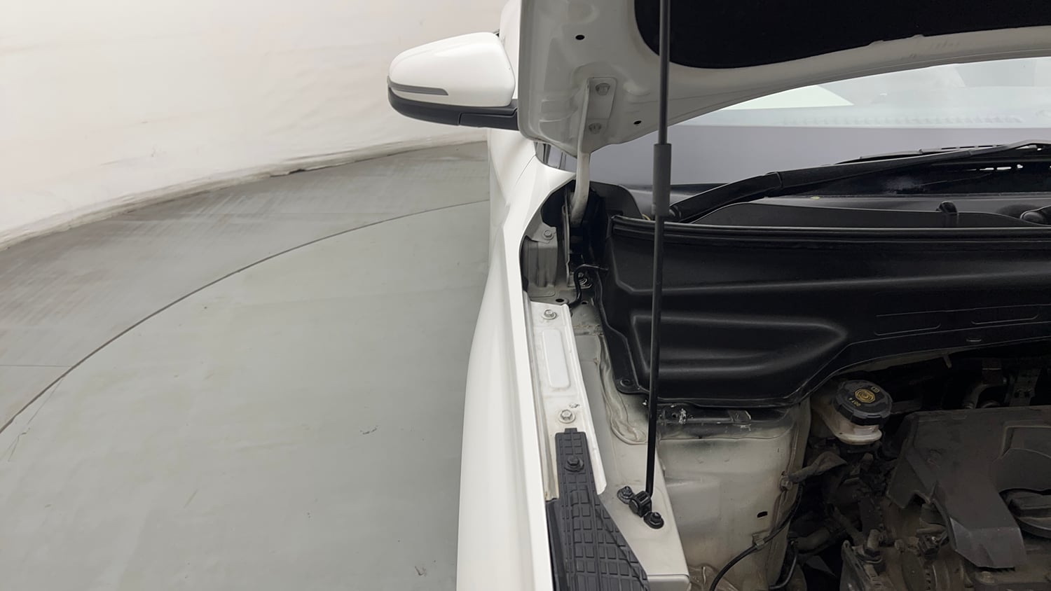 Used 2022 Hyundai Creta SX 1.5 Petrol Executive Petrol Manual engine ENGINE RIGHT SIDE HINGE & APRON VIEW
