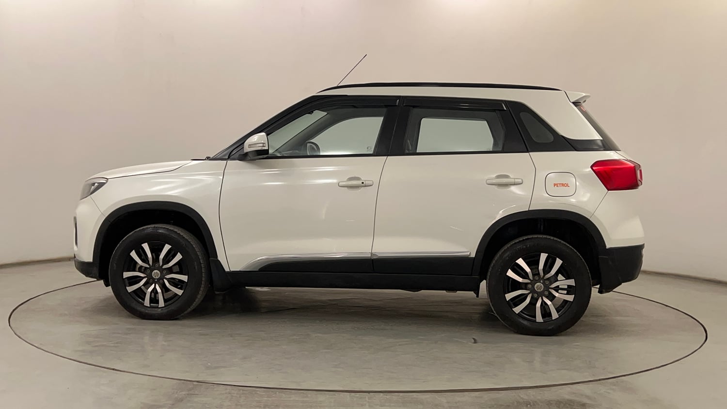 Used 2020 maruti-suzuki Vitara Brezza VXi Petrol Manual exterior LEFT SIDE VIEW