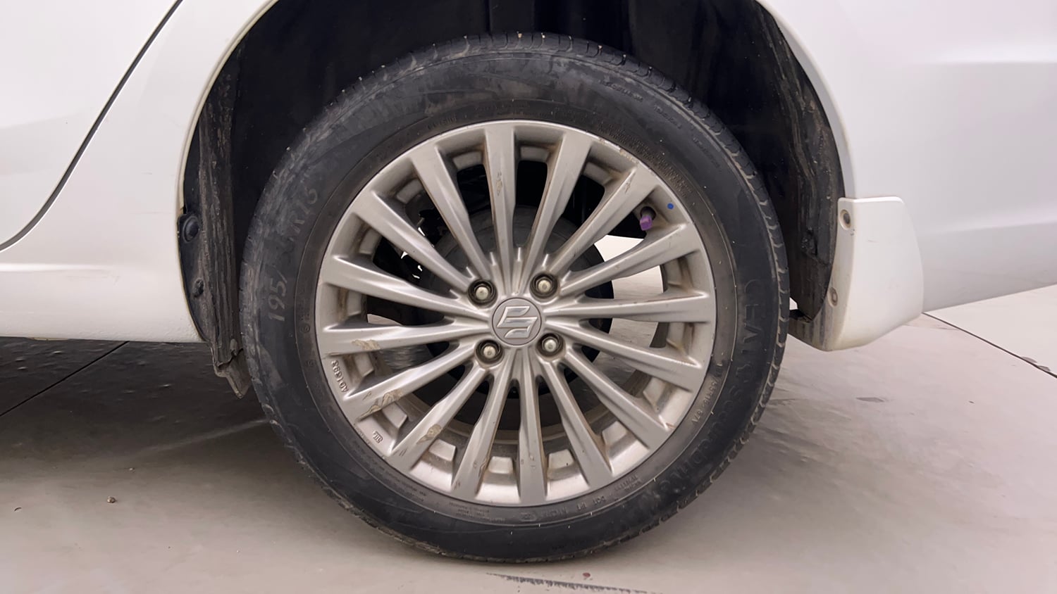 Used 2016 Maruti Suzuki Ciaz ZDi+ SHVS Diesel Manual tyres LEFT REAR TYRE RIM VIEW
