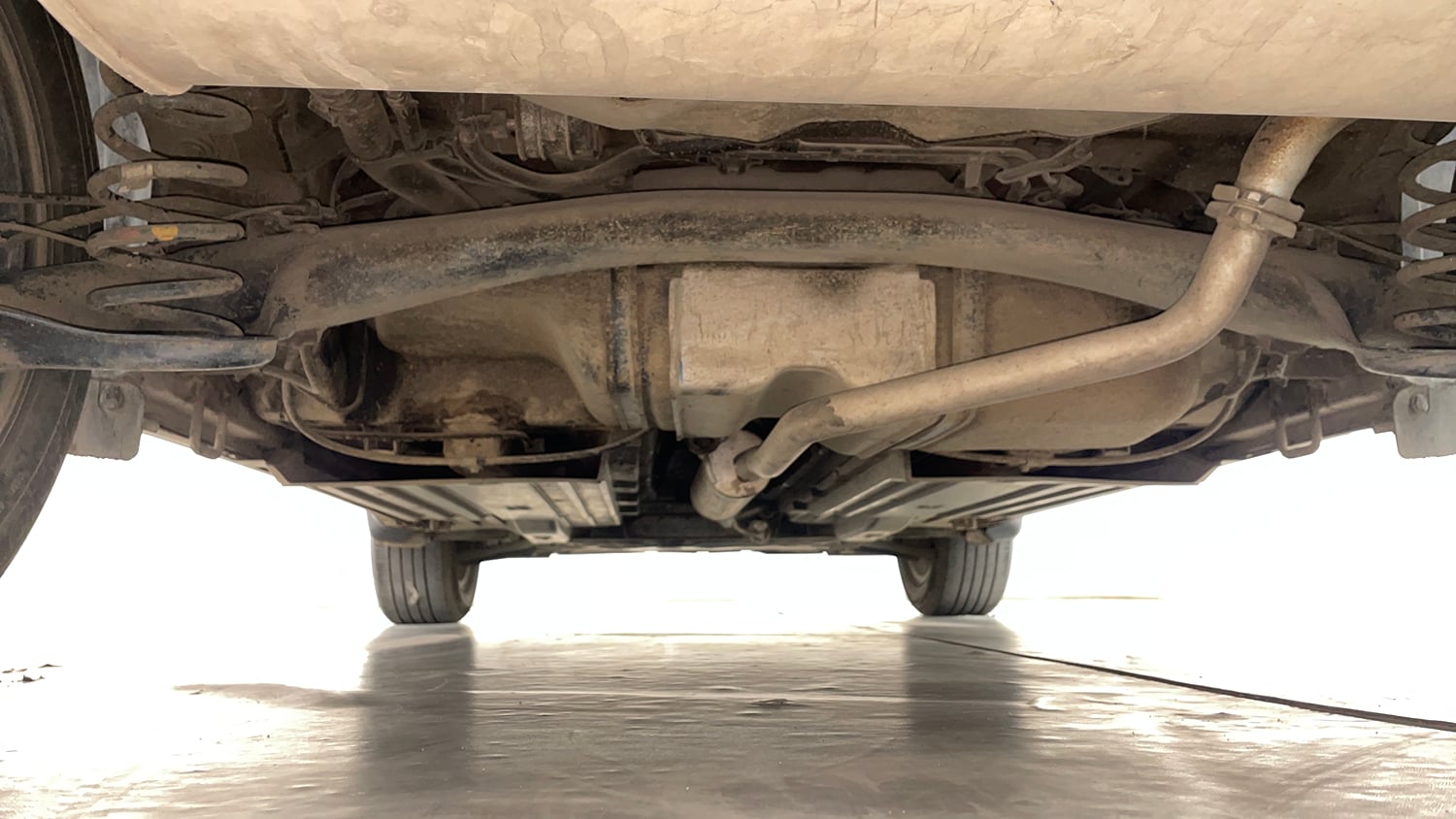 Used 2024 Maruti Suzuki Brezza ZXi S-CNG Dual Tone Cng Manual extra REAR UNDERBODY VIEW (TAKEN FROM REAR)