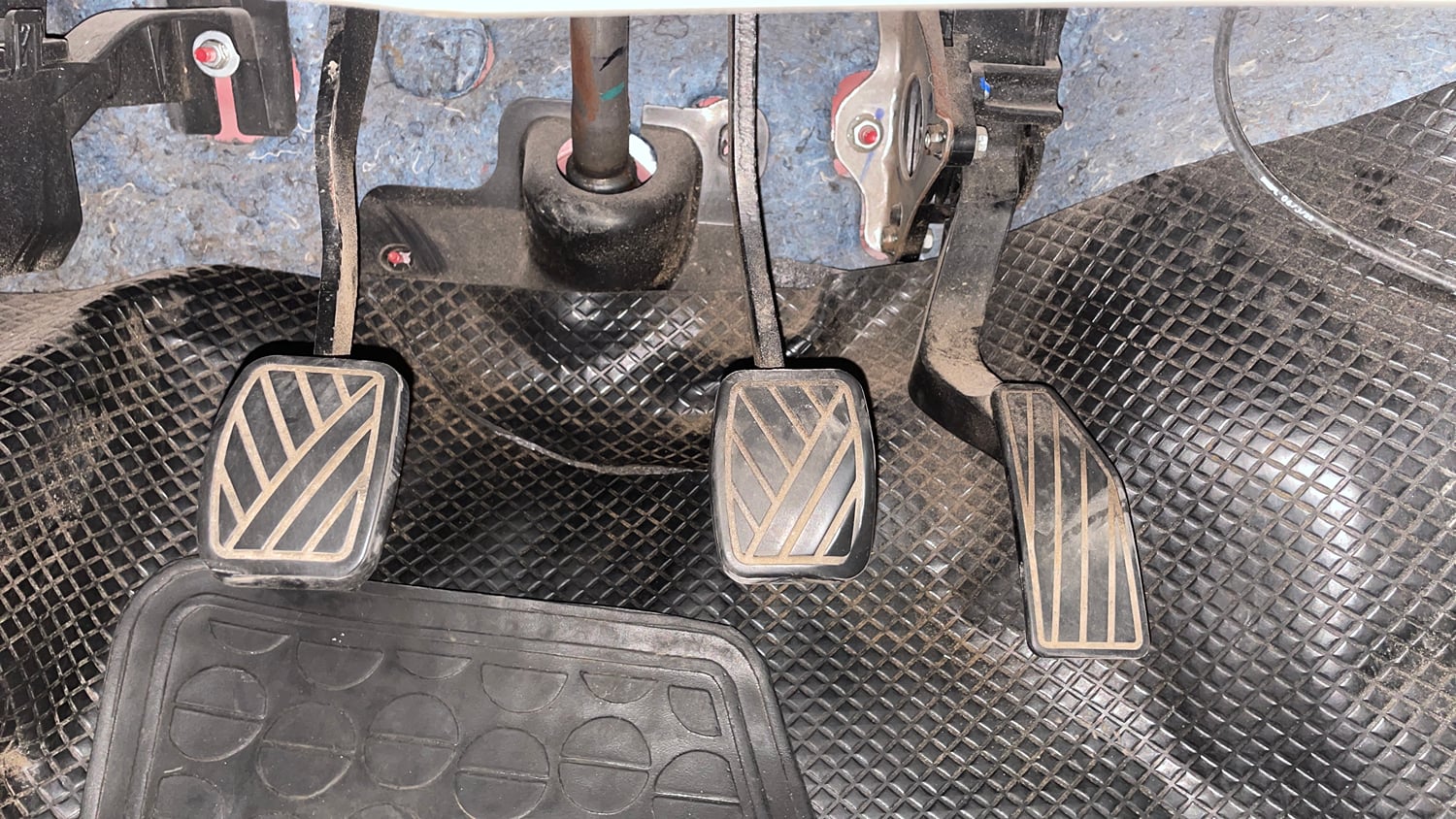 Used 2021 Maruti Suzuki Celerio VXi Petrol Manual interior PEDALS VIEW