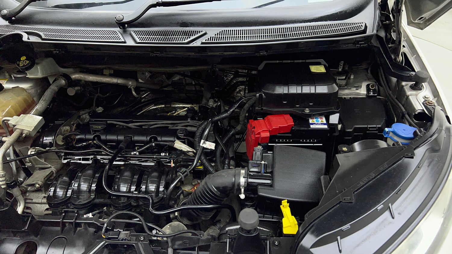 Used 2017 Ford EcoSport Titanium 1.5L Ti-VCT AT Petrol Automatic engine ENGINE LEFT SIDE VIEW