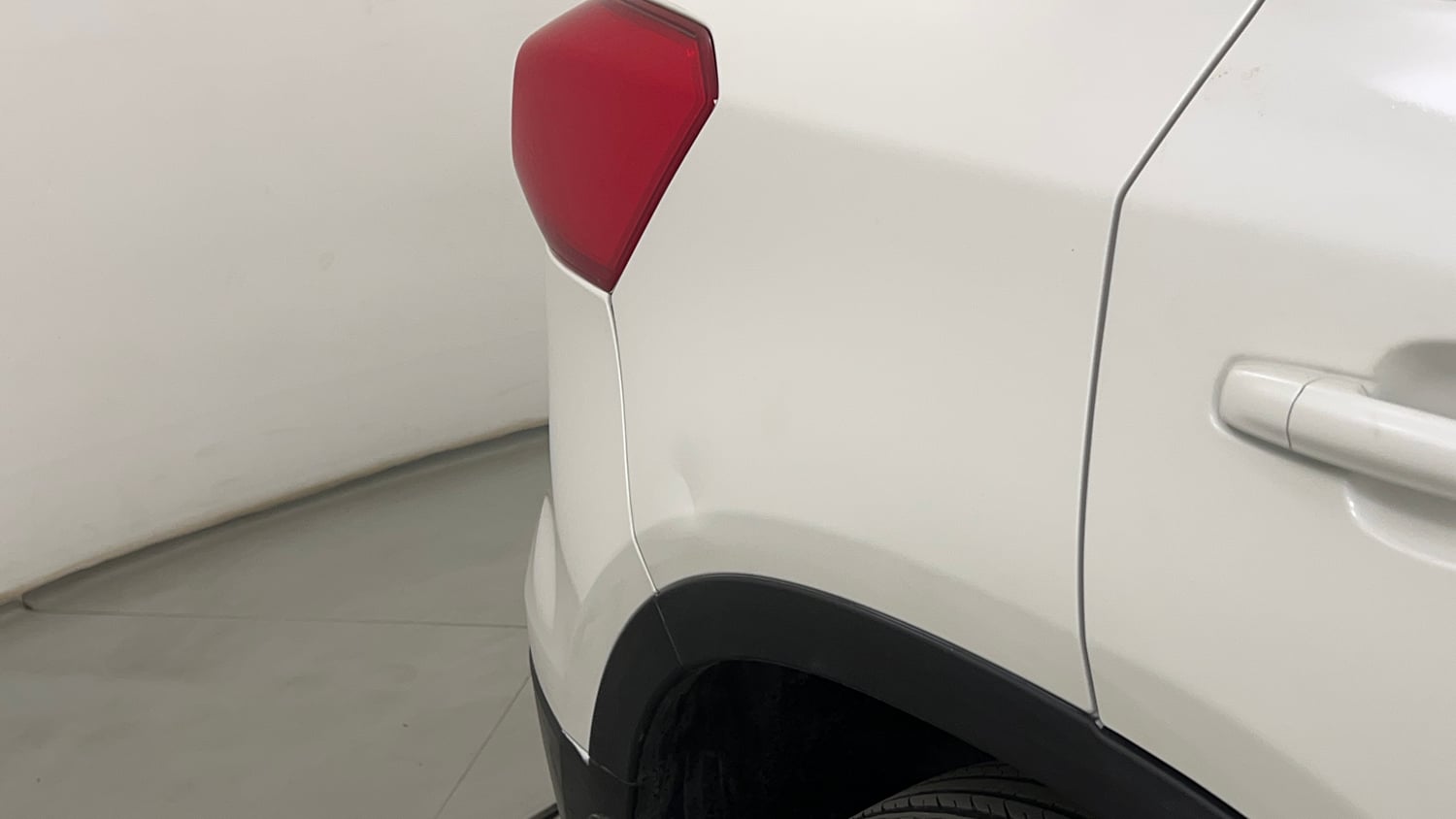 Used 2020 maruti-suzuki Vitara Brezza VXi Petrol Manual dents MINOR DENT