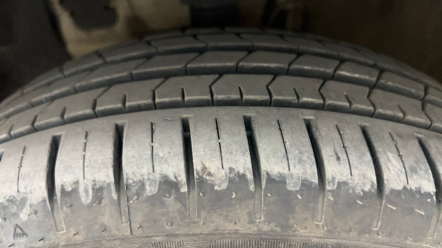 Used 2019 Hyundai Elite i20 Asta 1.2 (O) Petrol Manual tyres LEFT FRONT TYRE TREAD VIEW