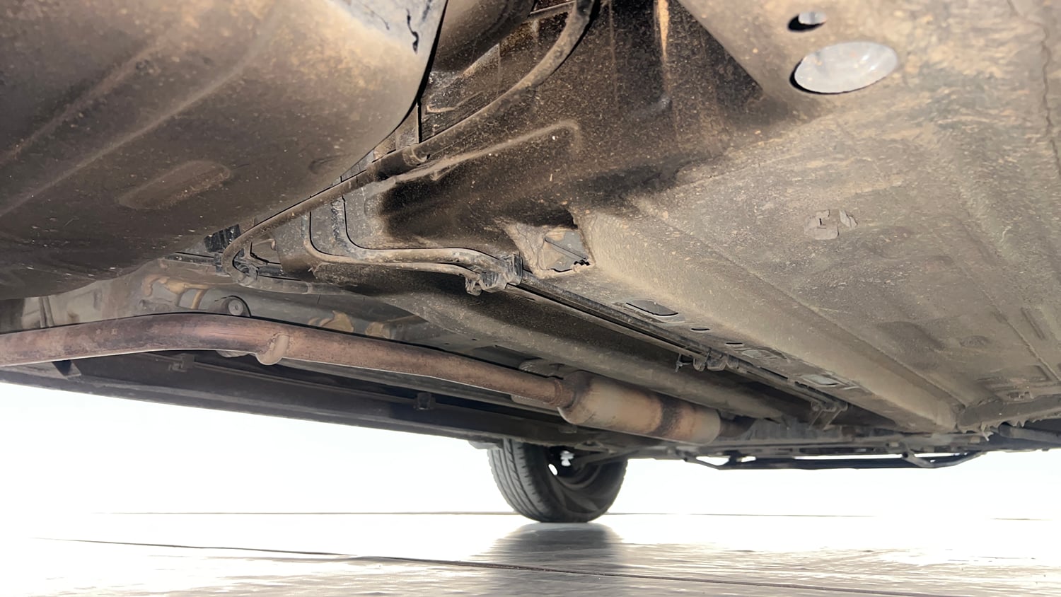 Used 2023 Renault Triber RXT EASY-R AMT Petrol Automatic extra REAR RIGHT UNDERBODY VIEW