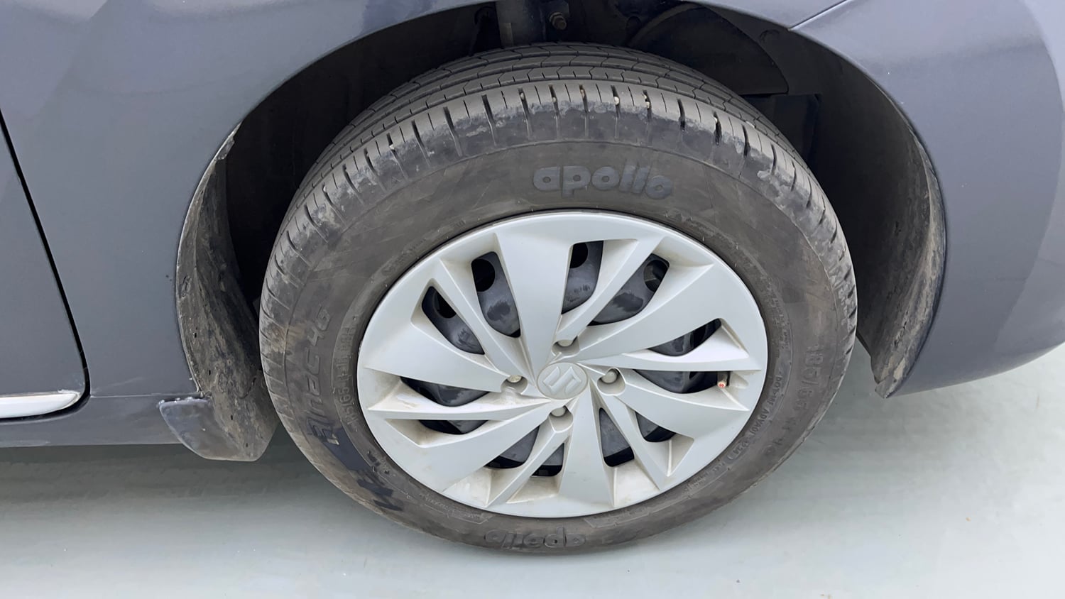 Used 2024 Maruti Suzuki Baleno Delta MT Petrol Manual tyres RIGHT FRONT TYRE RIM VIEW