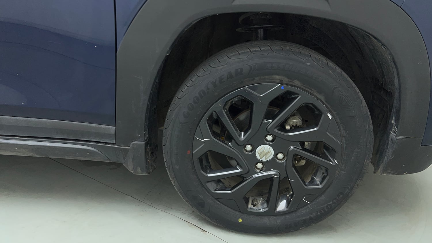 Used 2023 Maruti Suzuki Fronx Delta Plus 1.2L MT Petrol Manual tyres RIGHT FRONT TYRE RIM VIEW