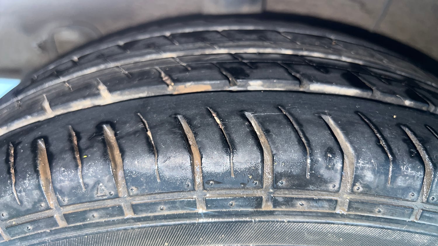 Used 2016 Hyundai Grand i10 Asta AT 1.2 Kappa VTVT Petrol Automatic tyres RIGHT REAR TYRE TREAD VIEW