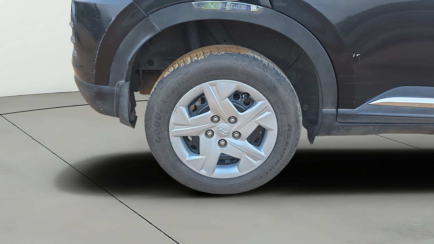 Used 2022 Hyundai Venue SX 1.2 Petrol Petrol Manual tyres RIGHT REAR TYRE RIM VIEW