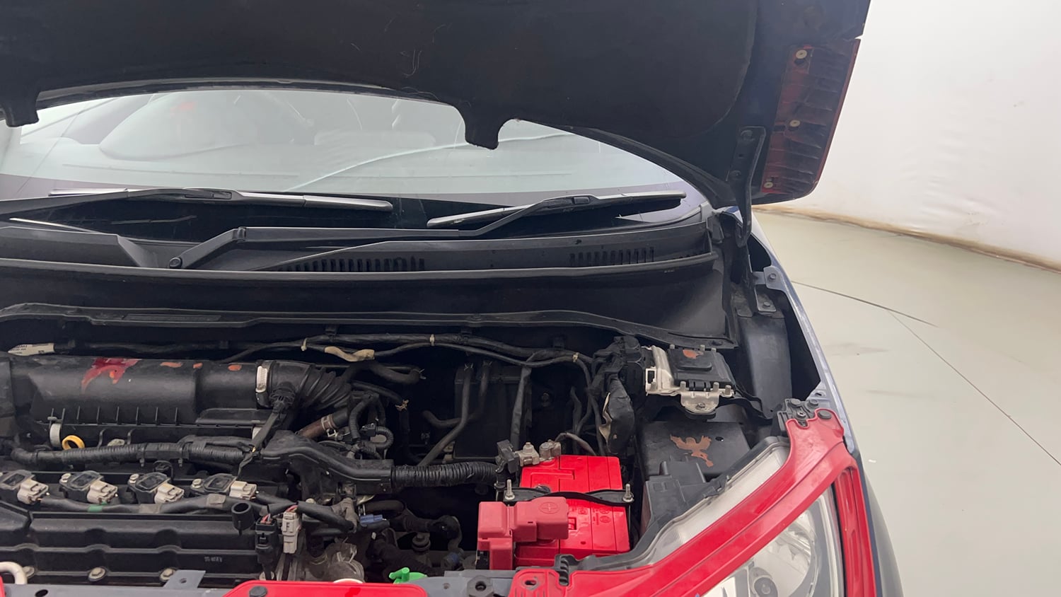 Used 2022 Maruti Suzuki Ignis Sigma 1.2 MT Petrol Manual engine ENGINE LEFT SIDE HINGE & APRON VIEW
