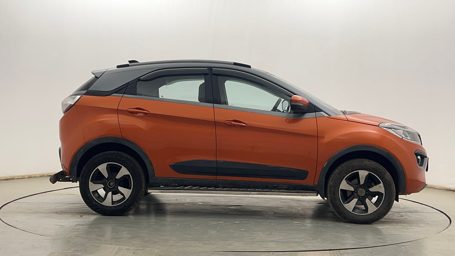 Used 2019 Tata Nexon XZA Plus Petrol Dual Tone Petrol Automatic exterior RIGHT SIDE VIEW