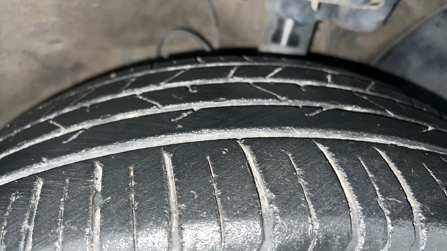 Used 2020 Hyundai Venue SX 1.4 CRDi Dual Tone Diesel Manual tyres RIGHT FRONT TYRE TREAD VIEW