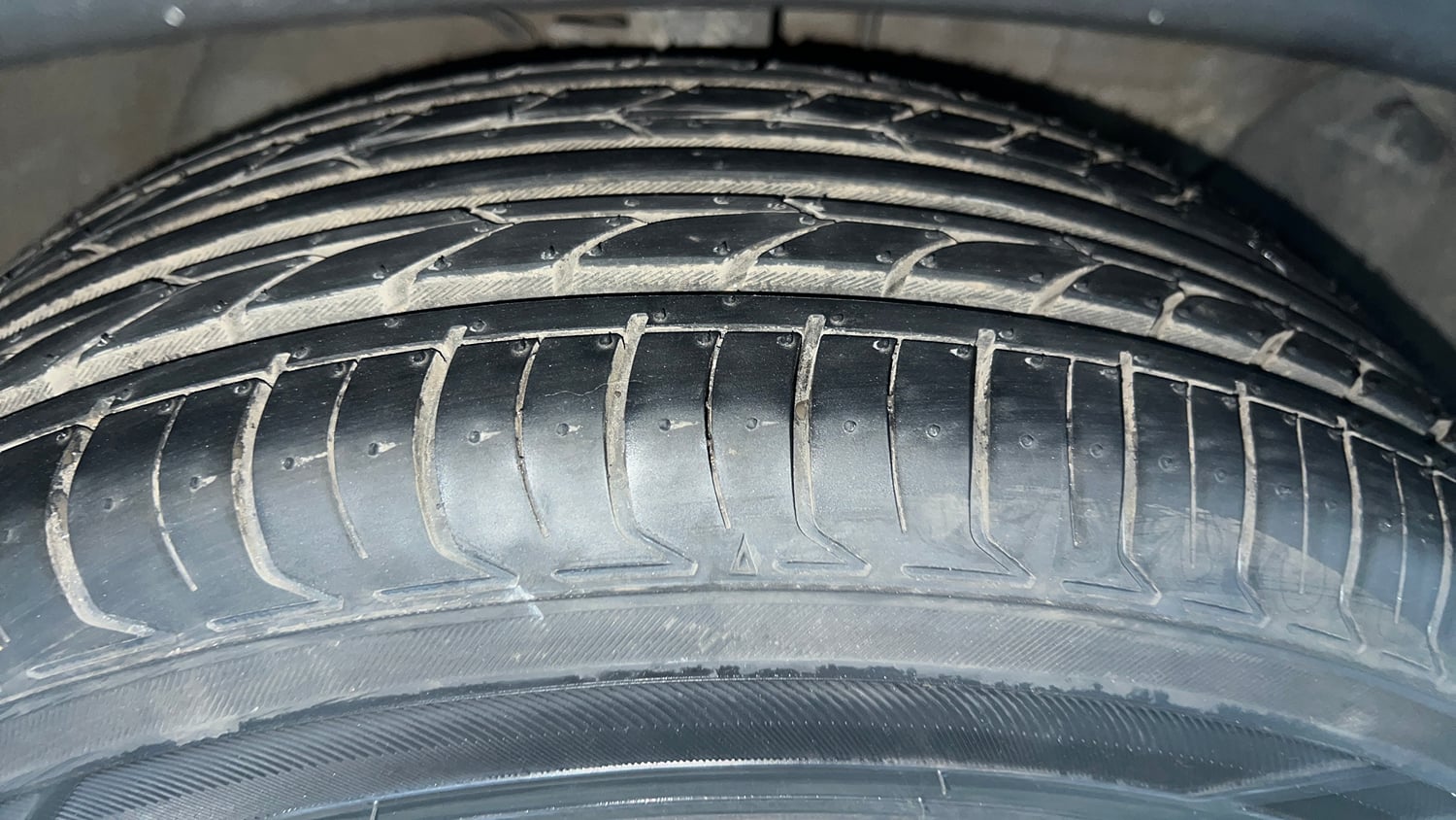 Used 2018 Hyundai Creta E Plus 1.6 Petrol Petrol Manual tyres RIGHT FRONT TYRE TREAD VIEW