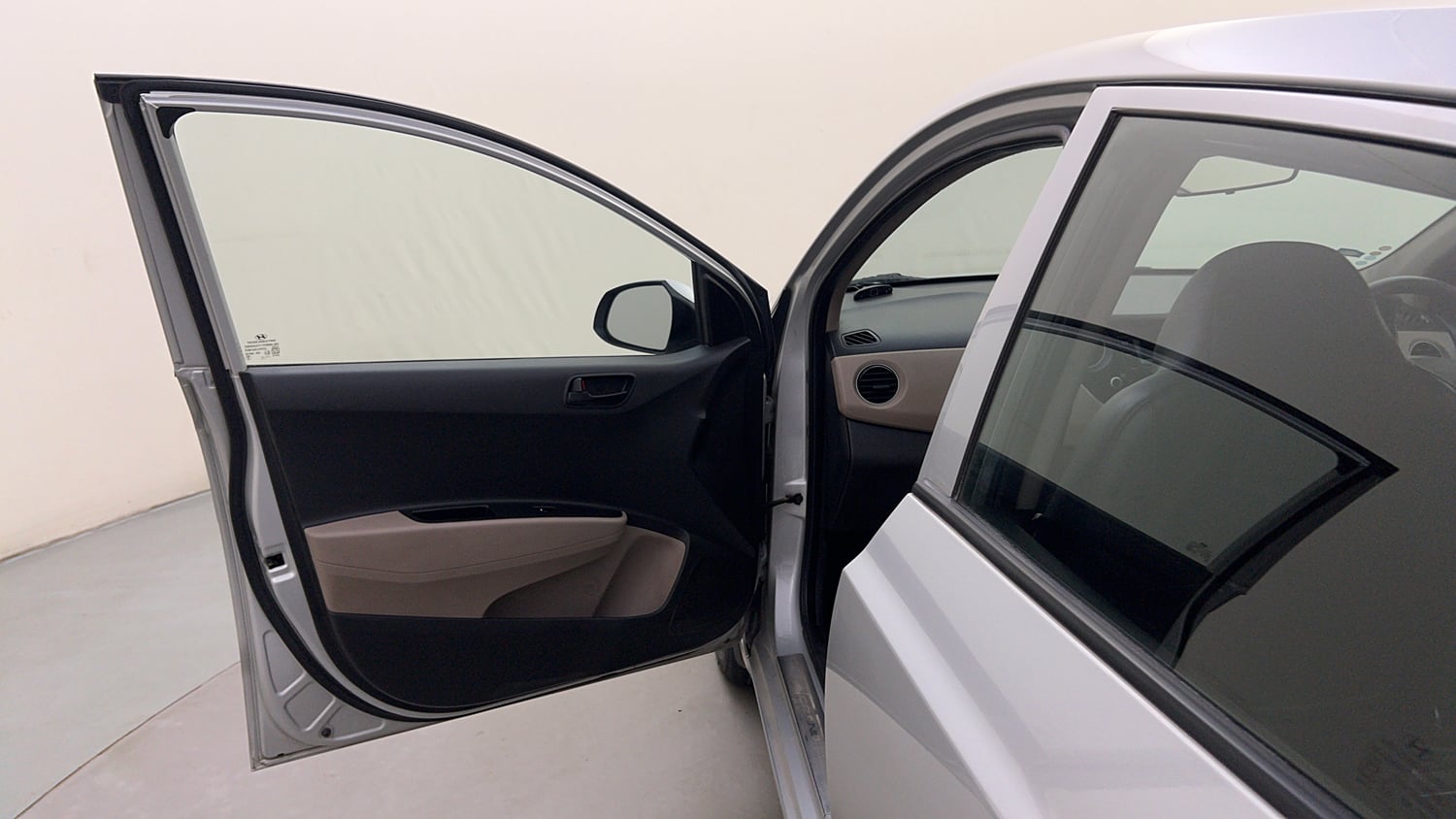 Used 2018 Hyundai Grand i10 Magna 1.2 Kappa VTVT Petrol Manual interior LEFT FRONT DOOR OPEN VIEW