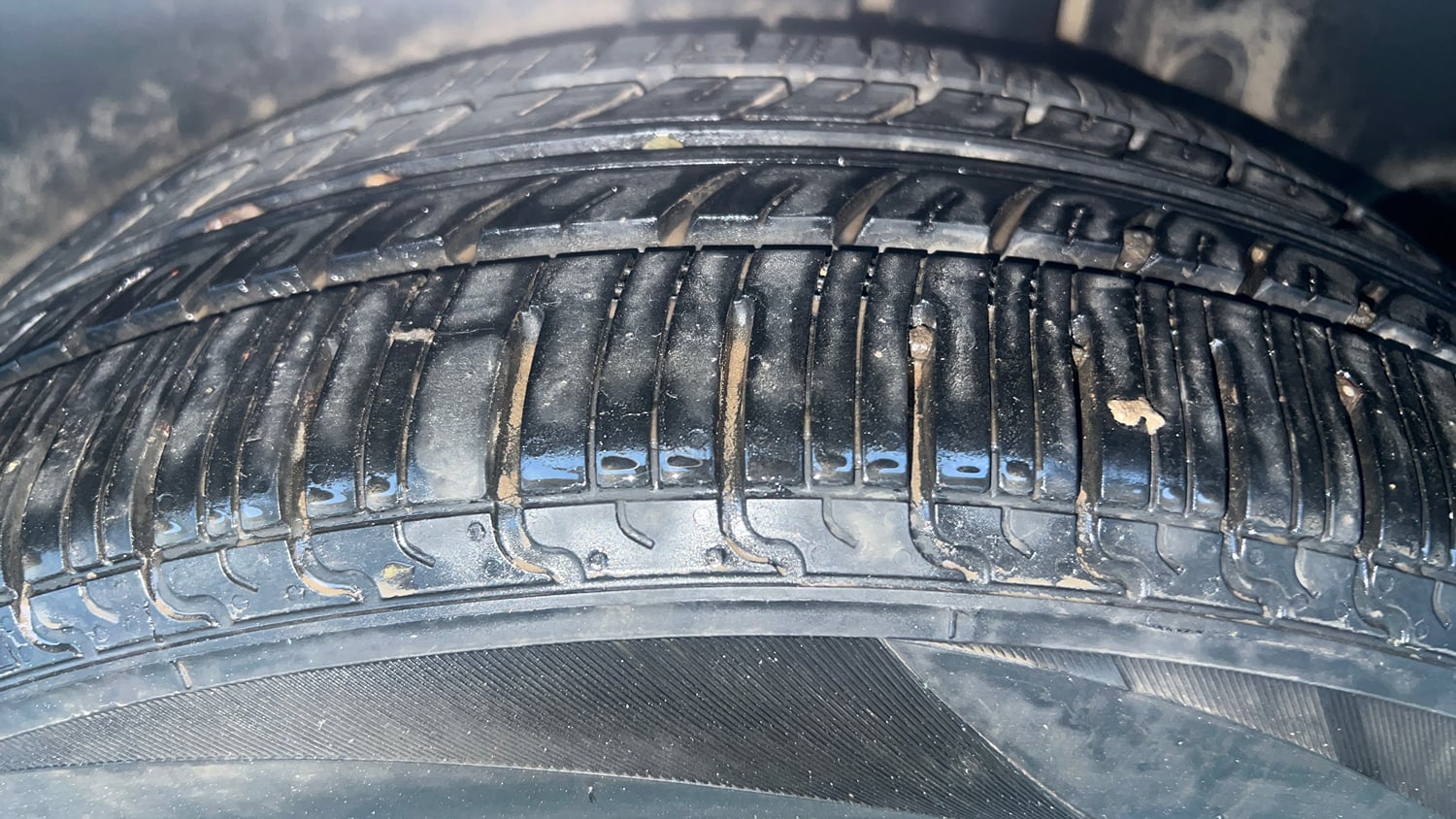 Used 2013 Maruti Suzuki Ertiga Vxi Petrol Manual tyres LEFT REAR TYRE TREAD VIEW