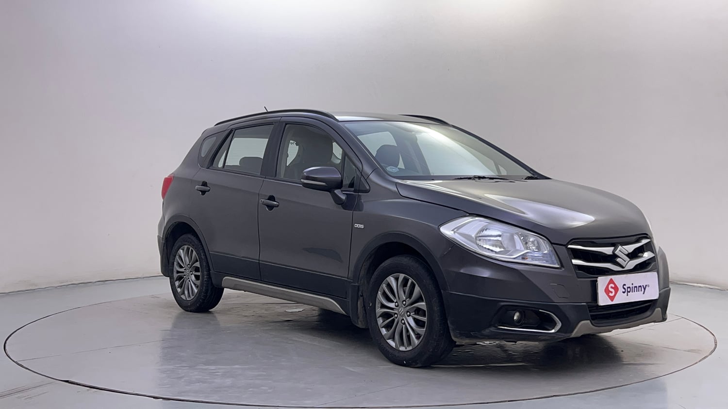 Used 2016 Maruti Suzuki S-Cross Zeta 1.3 Diesel Manual exterior RIGHT FRONT CORNER VIEW
