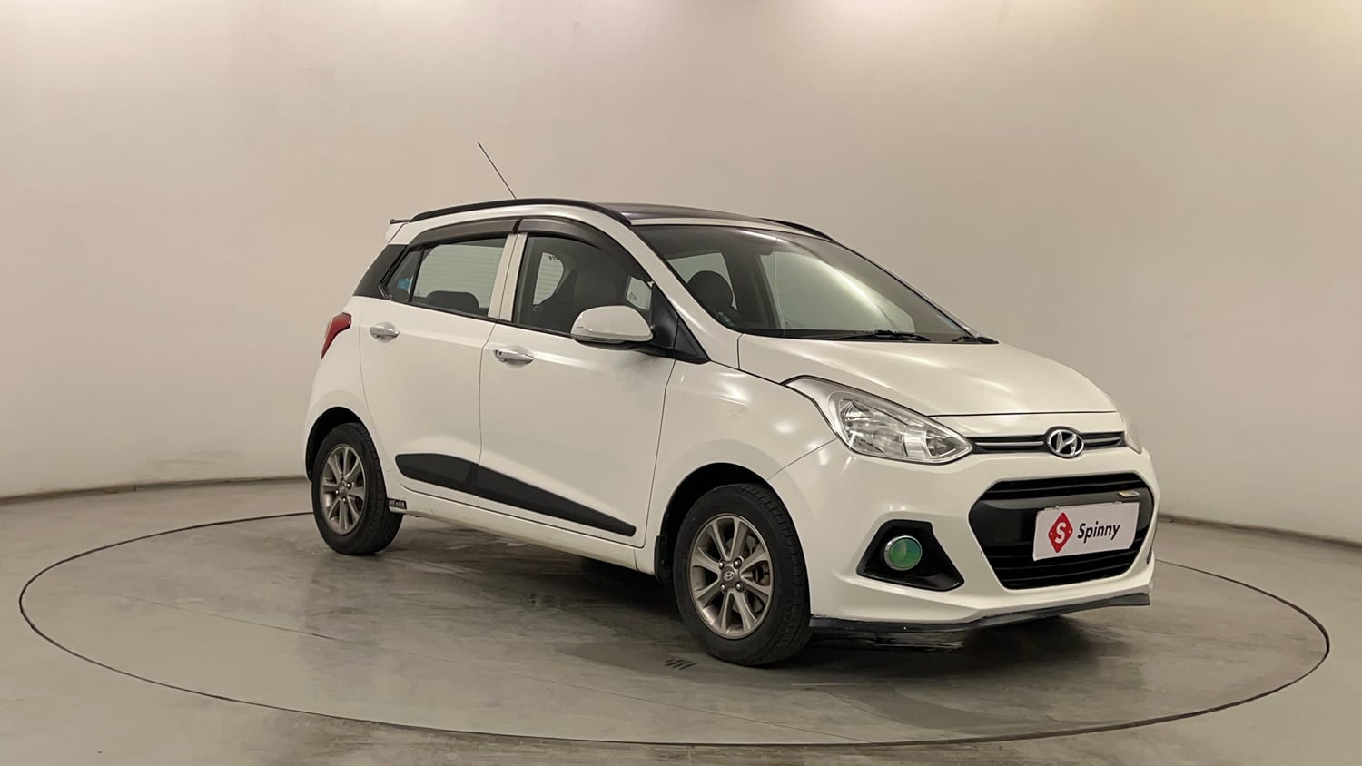 Used 2015 Hyundai Grand i10 Asta 1.2 Kappa VTVT Petrol Manual exterior RIGHT FRONT CORNER VIEW