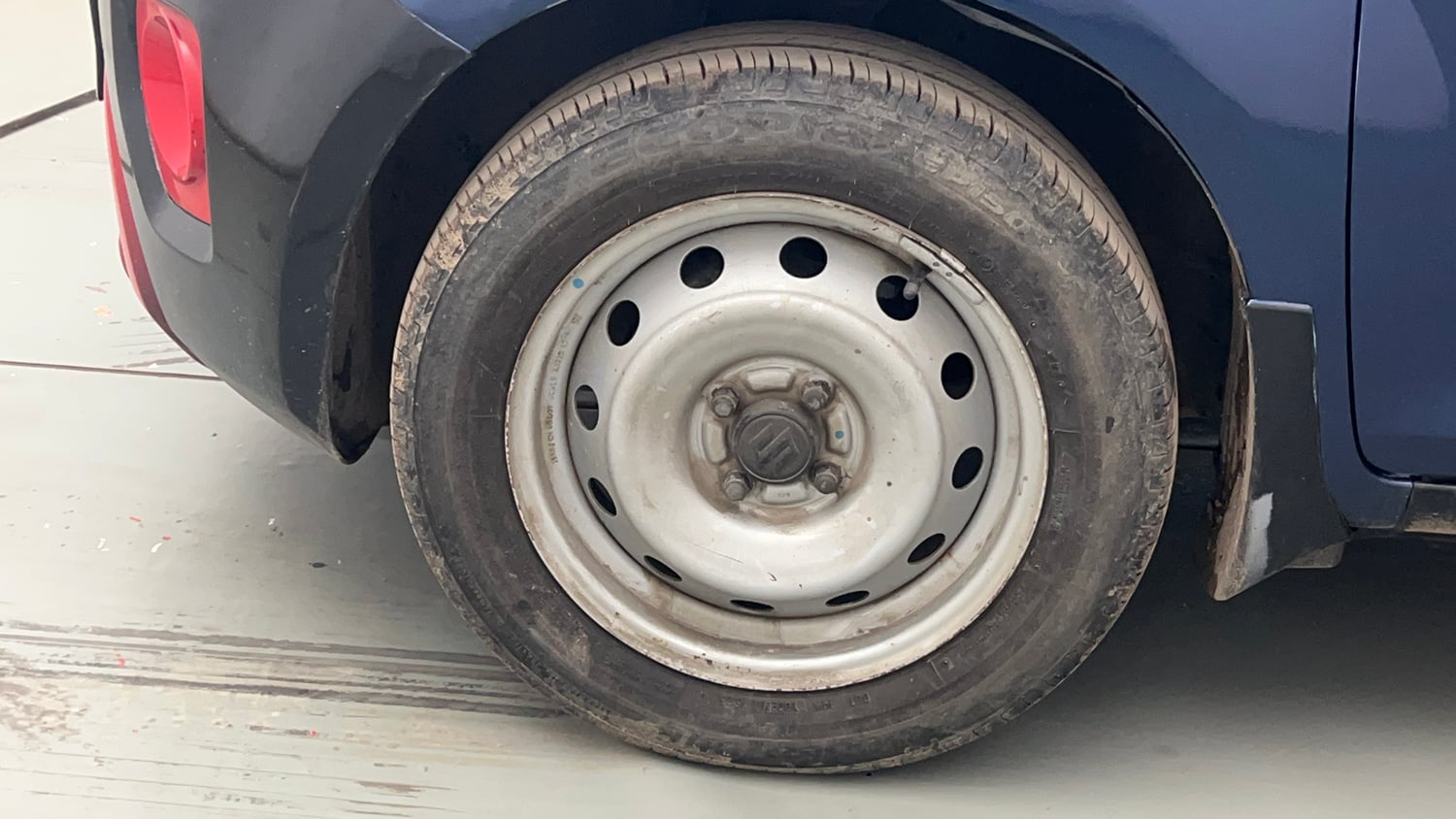 Used 2022 Maruti Suzuki Ignis Sigma 1.2 MT Petrol Manual tyres LEFT FRONT TYRE RIM VIEW