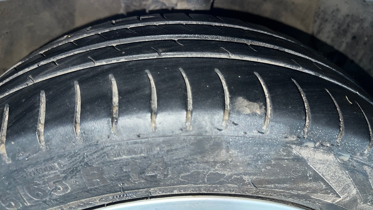Used 2018 Hyundai Grand i10 Sportz 1.2 Kappa VTVT Petrol Manual tyres RIGHT FRONT TYRE TREAD VIEW